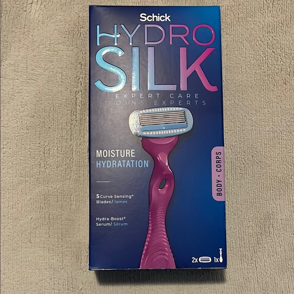 chic Other - NWT Schick Hydro Silk Razor
